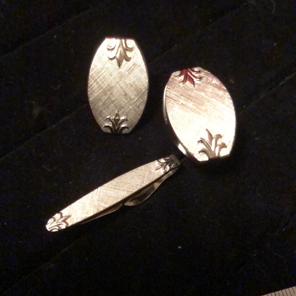 Swank Brushed Silver Tone/Wheat Stalk Cufflink Set